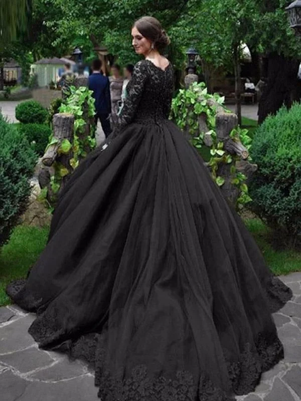 Gothic Wedding Dresses Princess Silhouette Long Sleeves Lace Taffeta Court Train Vintage Bridal Gown Relaxed Women's Beachy