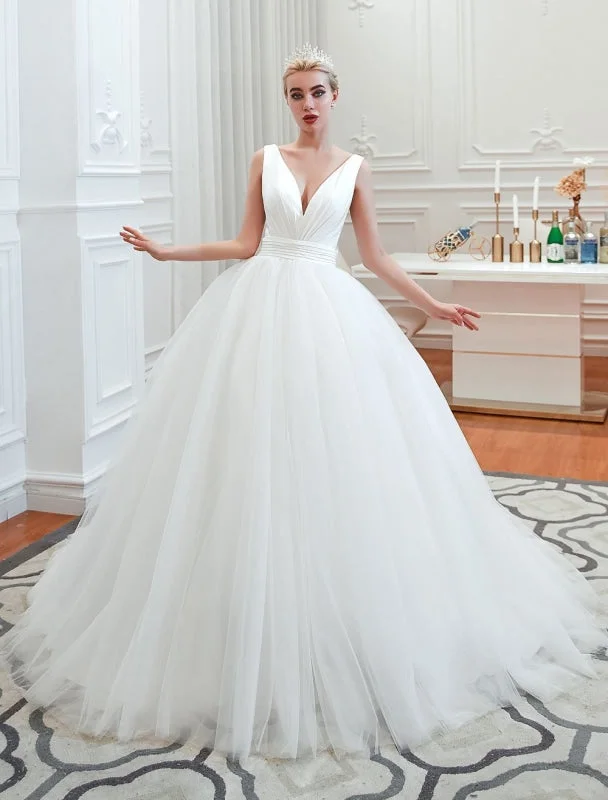 Princess Wedding Dress 2021 Ball Gown V Neck Sleeveless Natural Waist Court Train Bridal Gowns Vintage Women's 1970S 