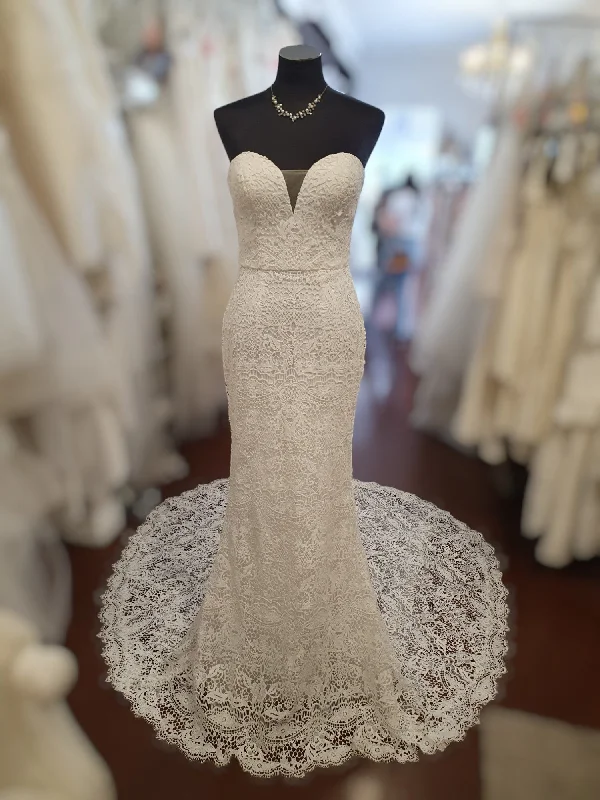 Cotton Lace Sweetheart Gown Geometric