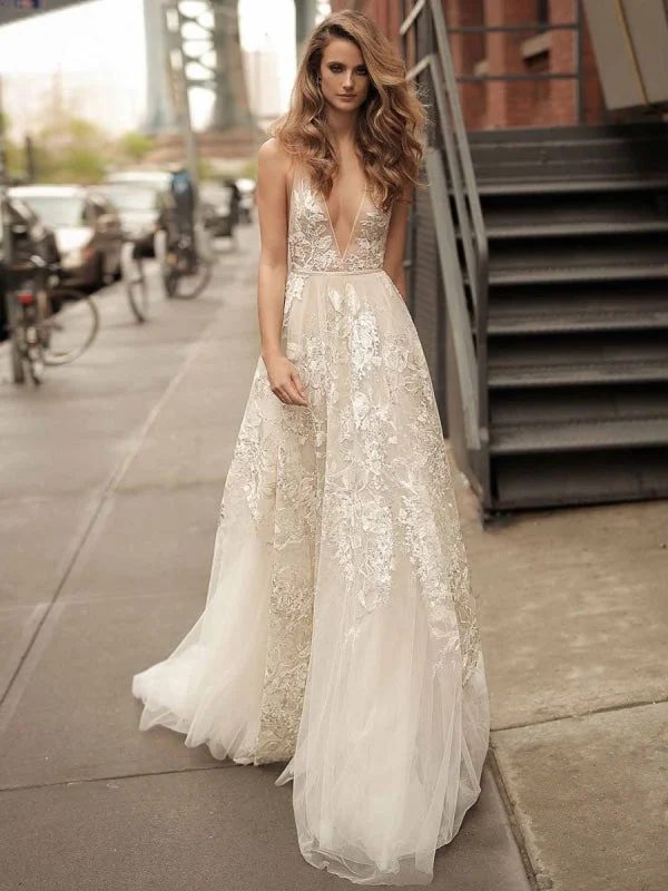 Lace Wedding Dress With Train A Line Sleeveless V Neck Bridal Dresses garde