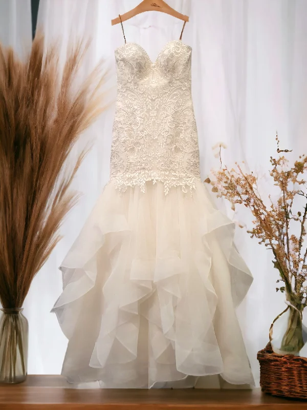 Bridal Chic Strapless Sweetheart Gown Australian Beach
