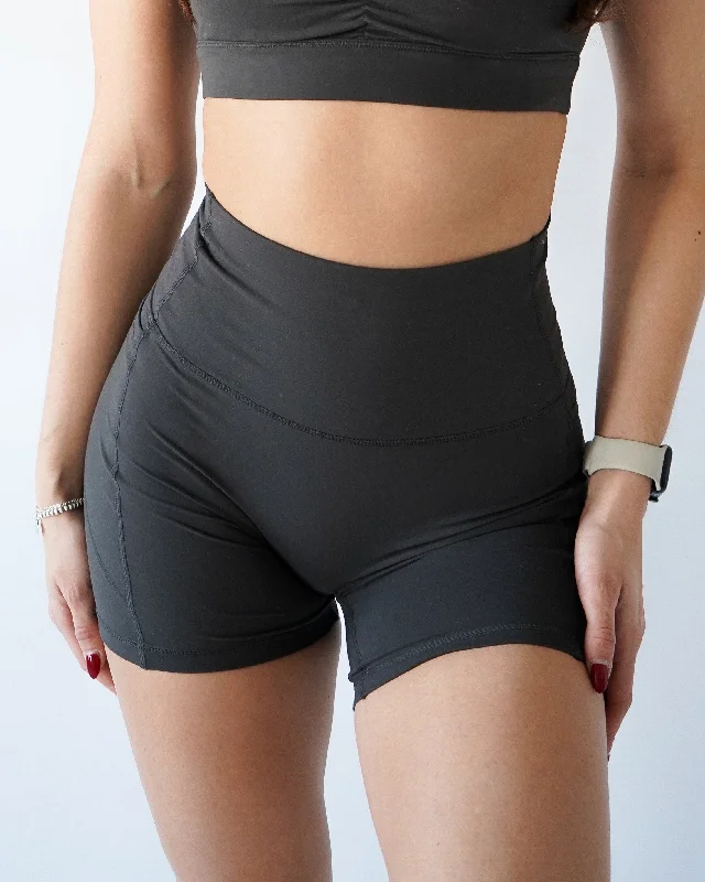 Performance Pocket Biker Shorts - Iron Vintage Women's 1970S 