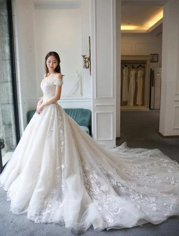 Princess Ball Gown Wedding Dresses Lace Embroidered Off Shoulder Royal Bridal Dress With Train Preppy Women's College