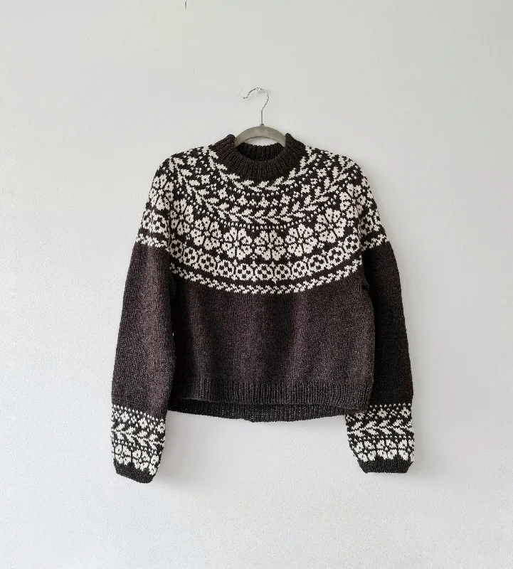 Lumme pullover Artistic Women's Hand - painted