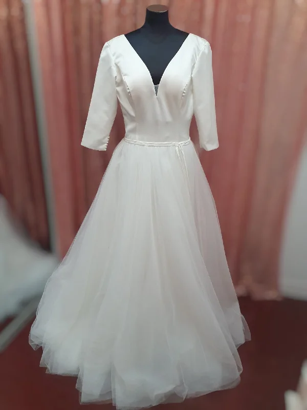 V-Neck, A-Line Gown with Sleeves Elegant Women's Formal 